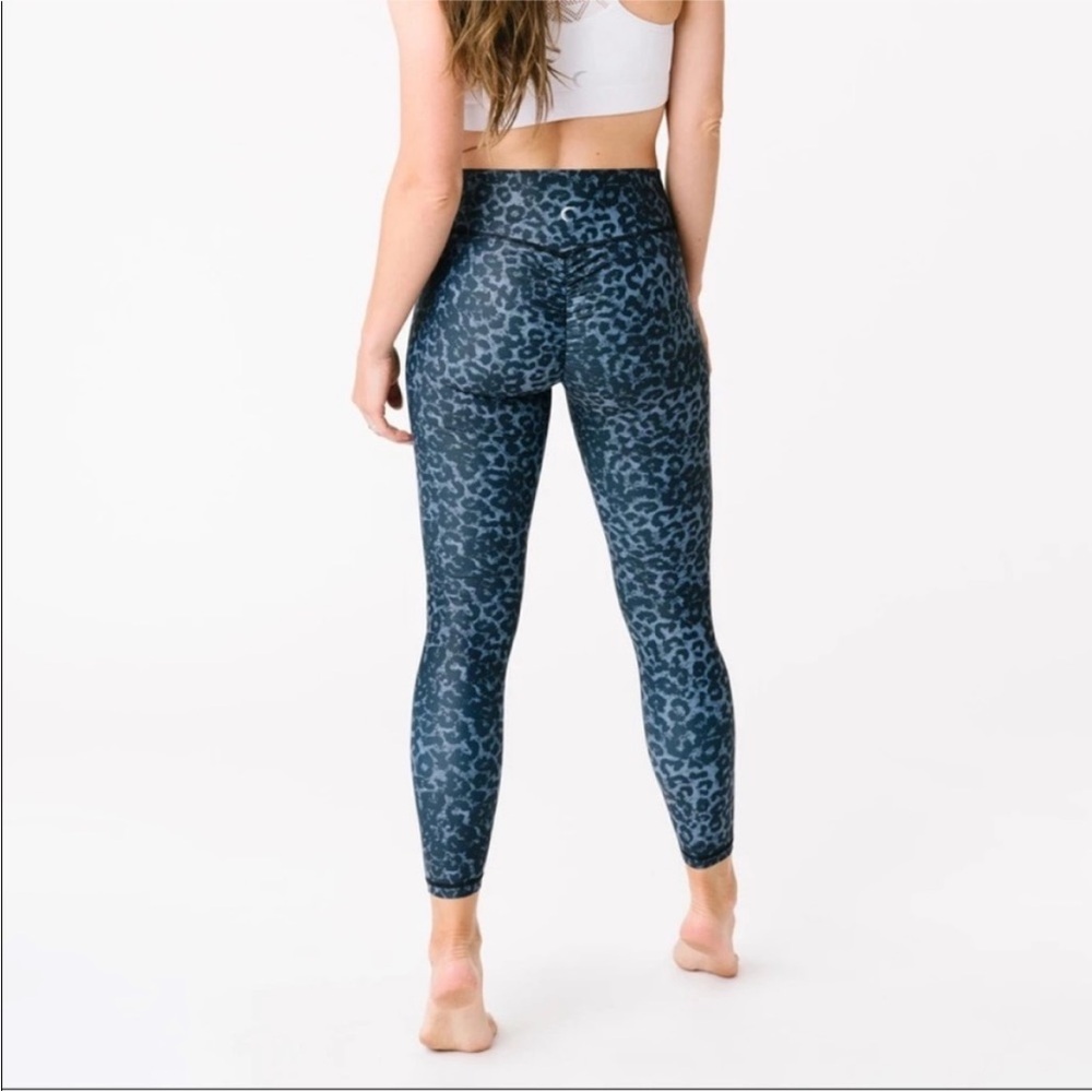 ZYIA Active Stone Leopard Scrunchy Butt Light n Luxe Leggings 16/18